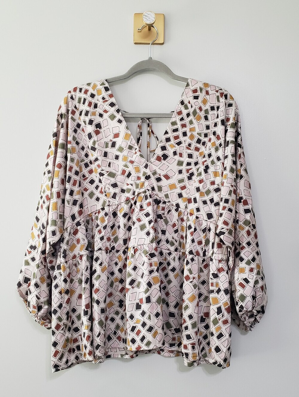 Entro NWT Geometric Blouse Medium  Cream White Multicolor Tie-Back Peasant Boho